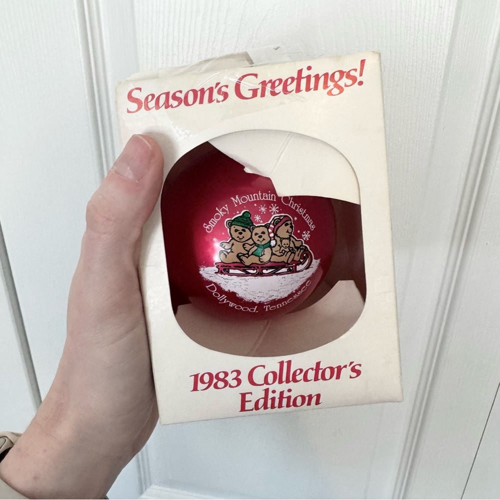 1983 Collector's Edition DOLLYWOOD Christmas Ornament with Bears
